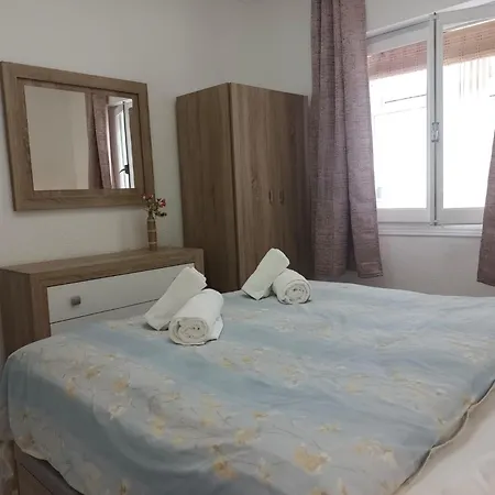 度假居 Charming In Torrevieja Near Natural Park