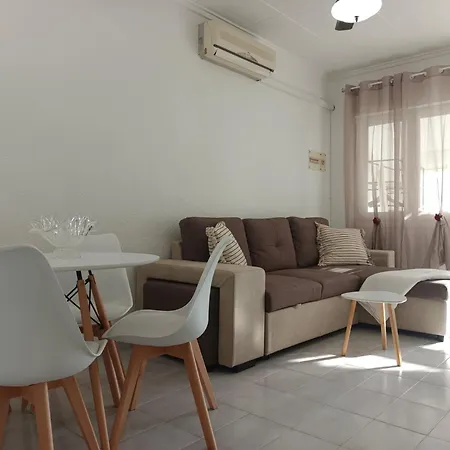 Charming Bungalow In Torrevieja Near La Mata Natural Park Nyaraló